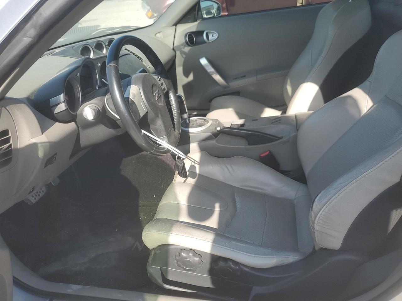 2004 NISSAN Z