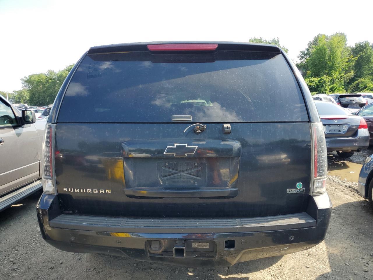 2011 CHEVROLET Suburban