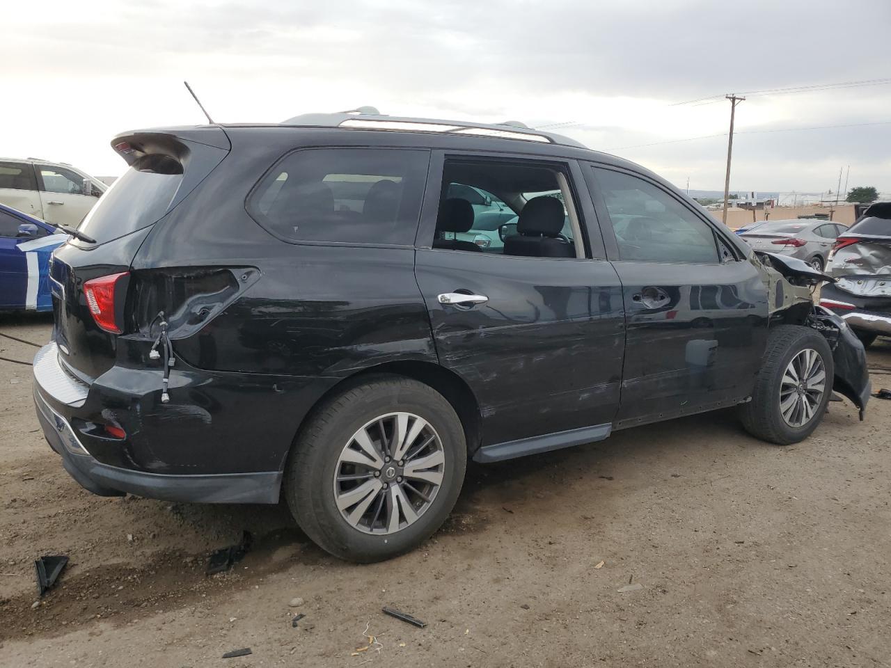 2017 NISSAN PATHFINDER