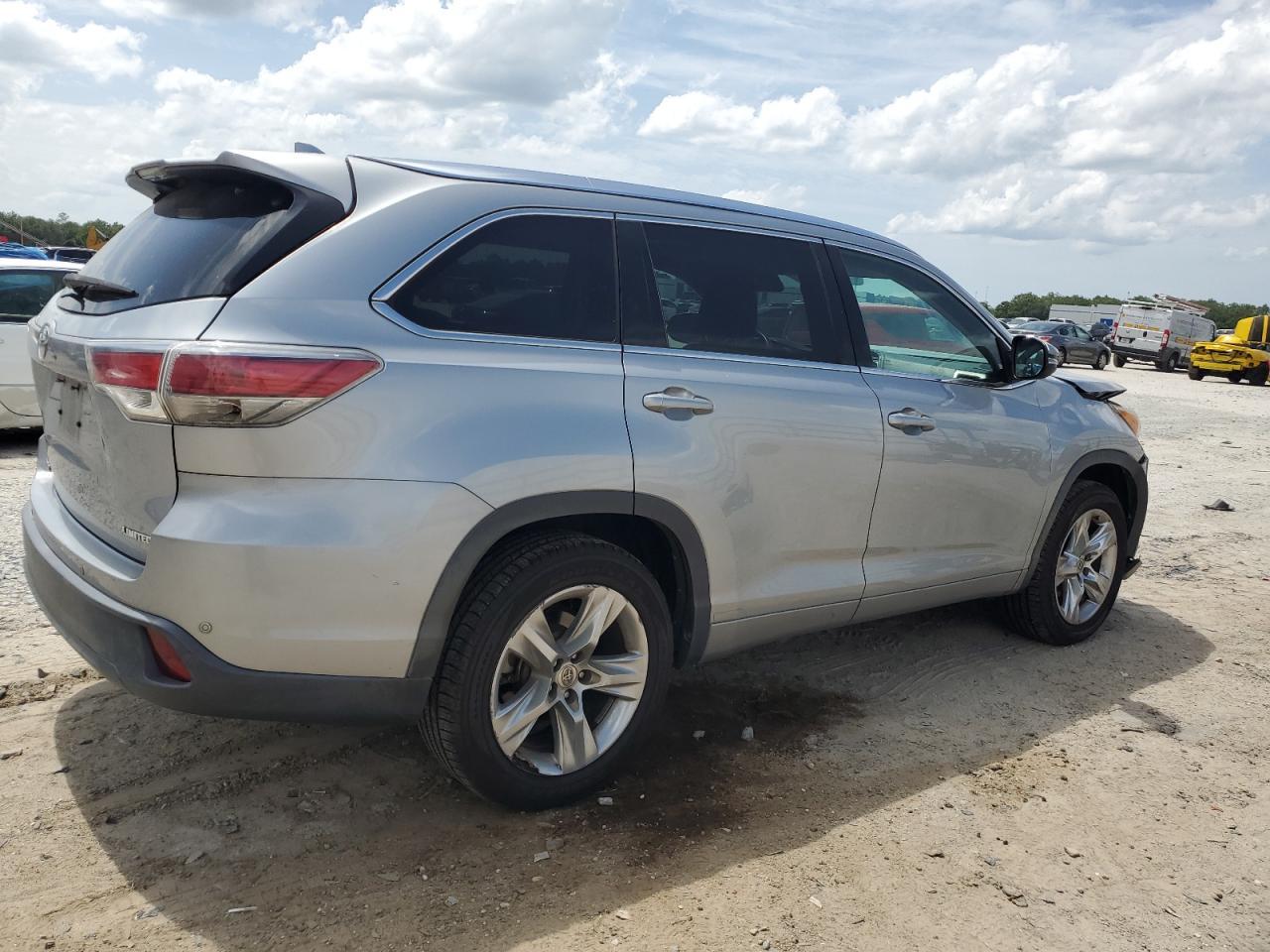 2015 TOYOTA HIGHLANDER