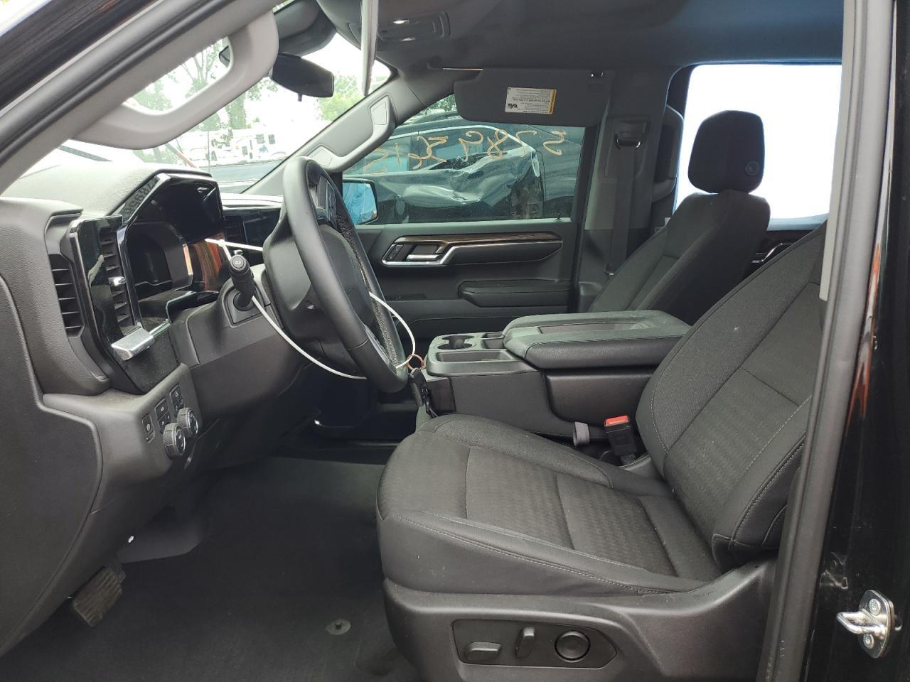 2024 CHEVROLET Silverado