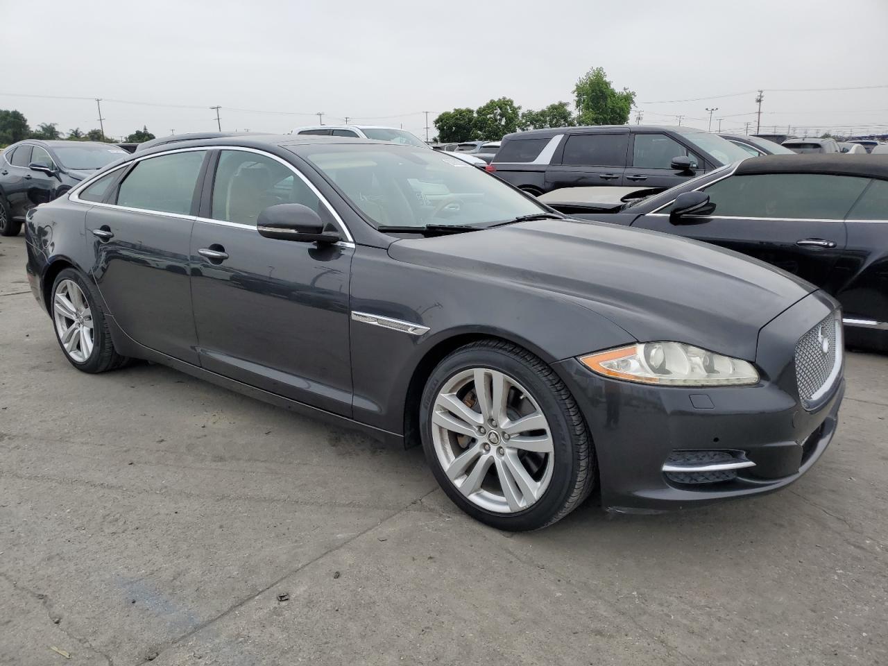 2011 JAGUAR Xj-Series
