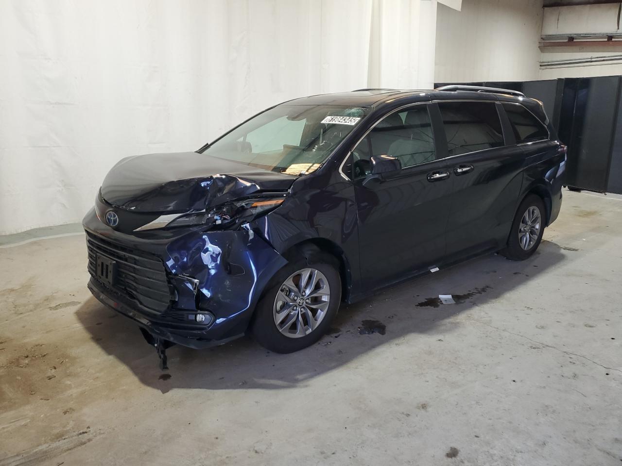 2025 TOYOTA SIENNA