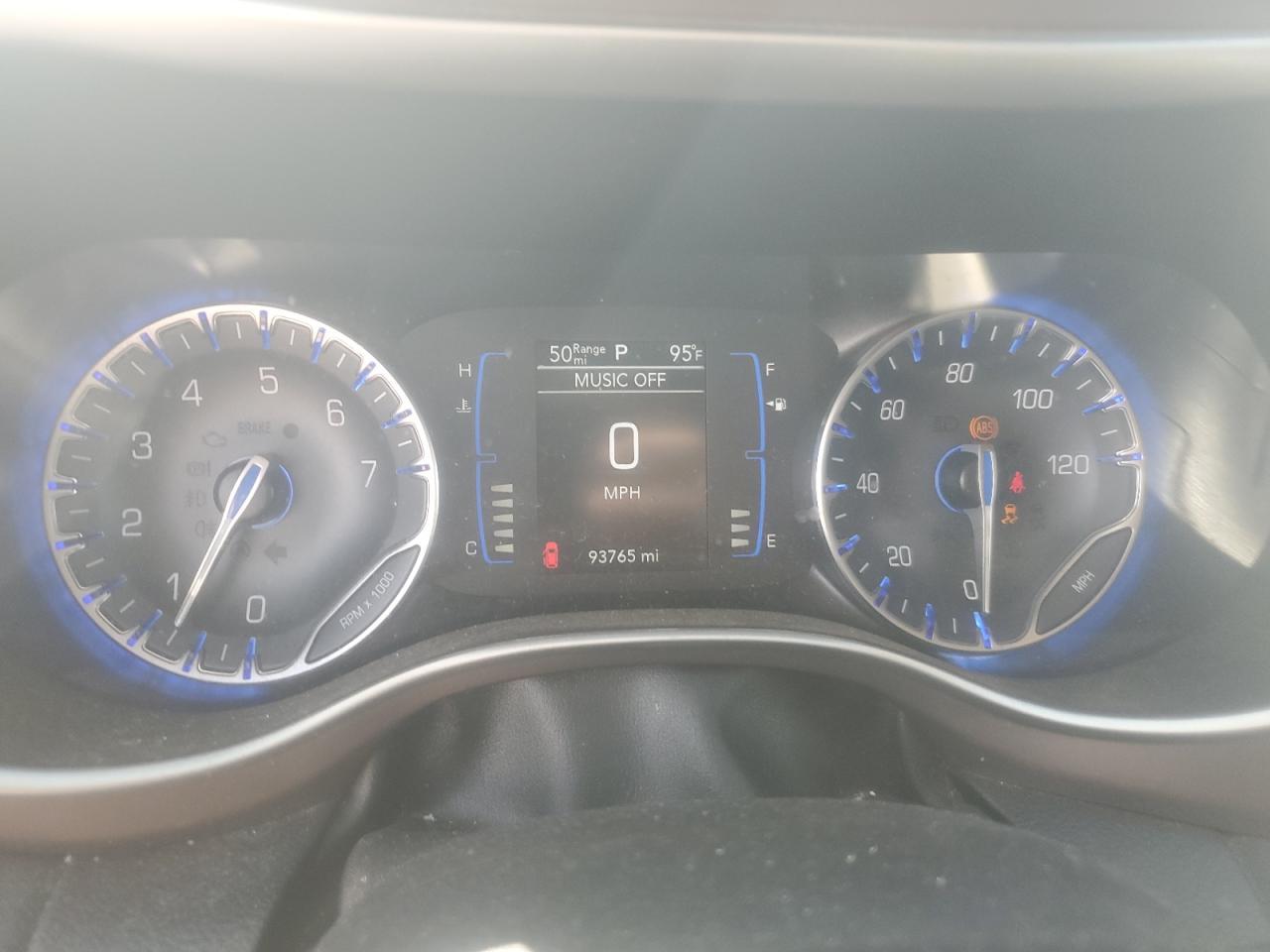 2020 CHRYSLER Voyager