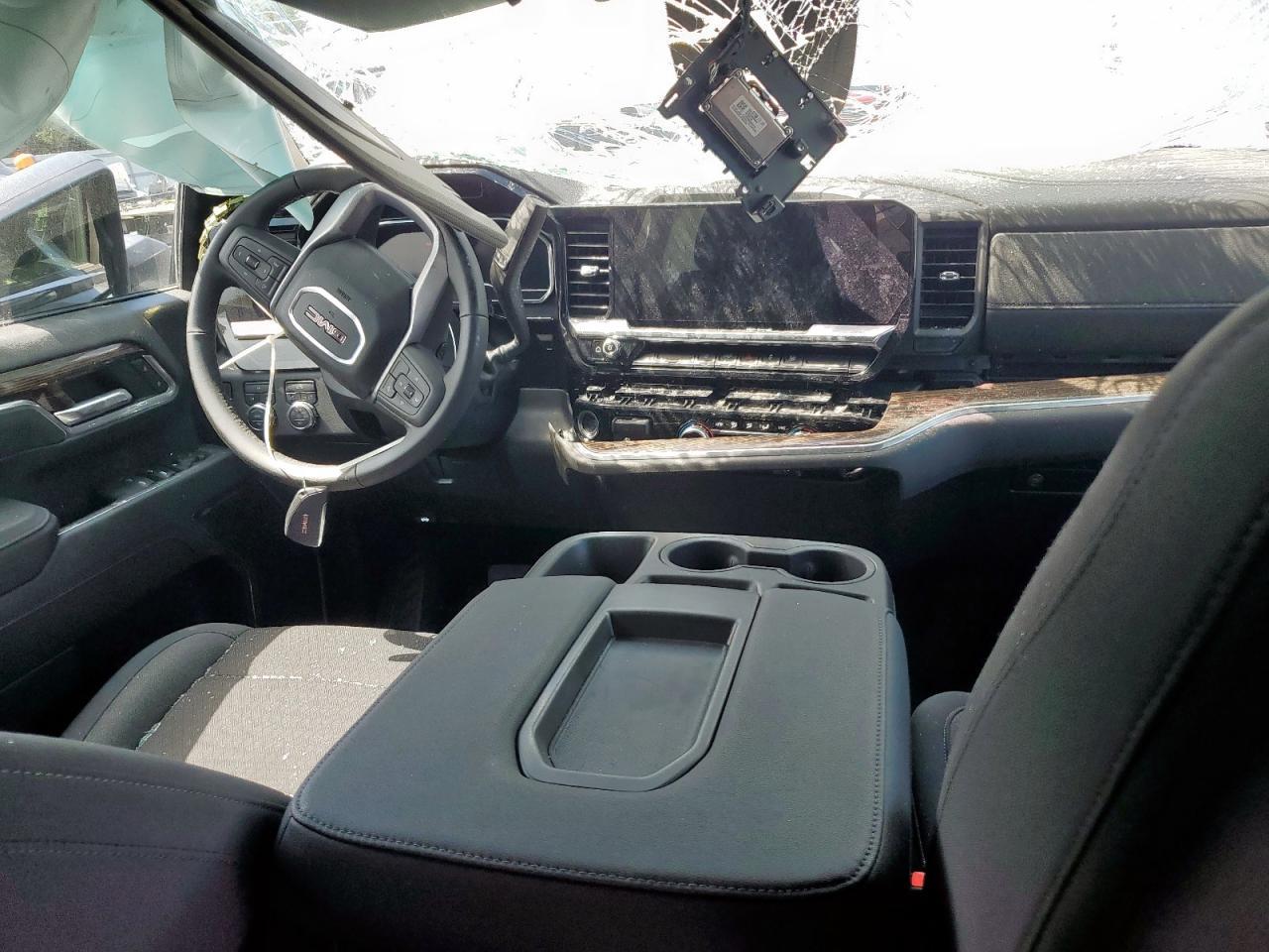 2025 GMC Sierra