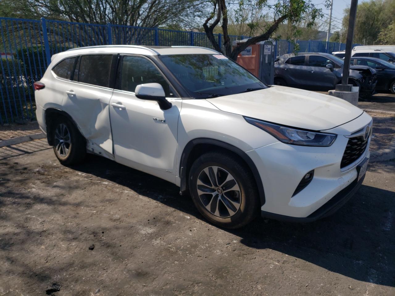 2020 TOYOTA HIGHLANDER