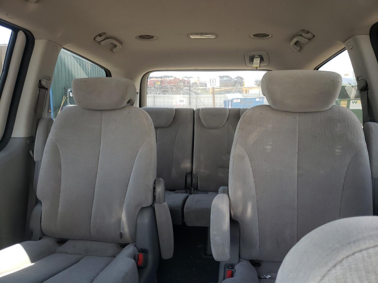 2009 KIA SEDONA