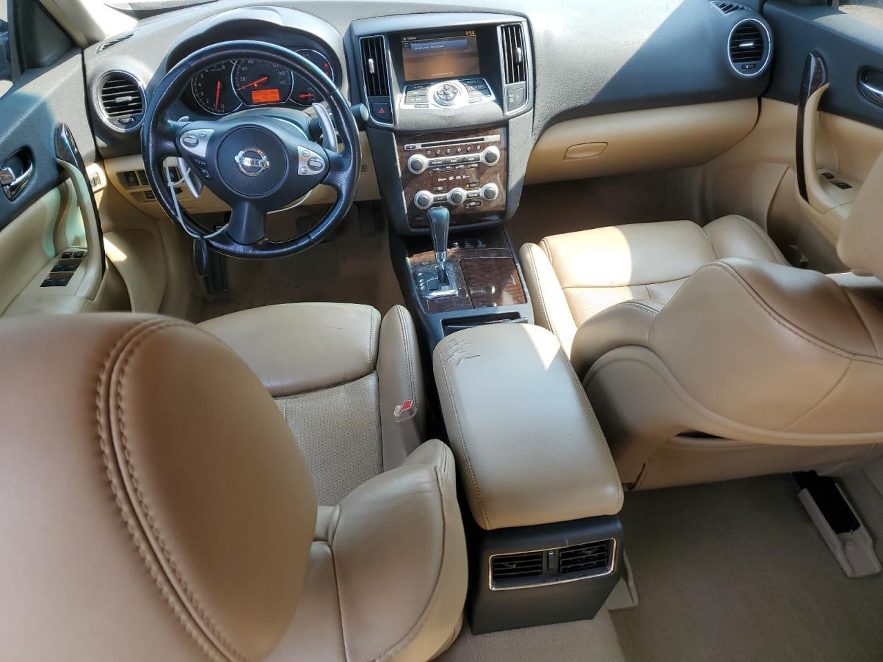 2010 NISSAN Maxima