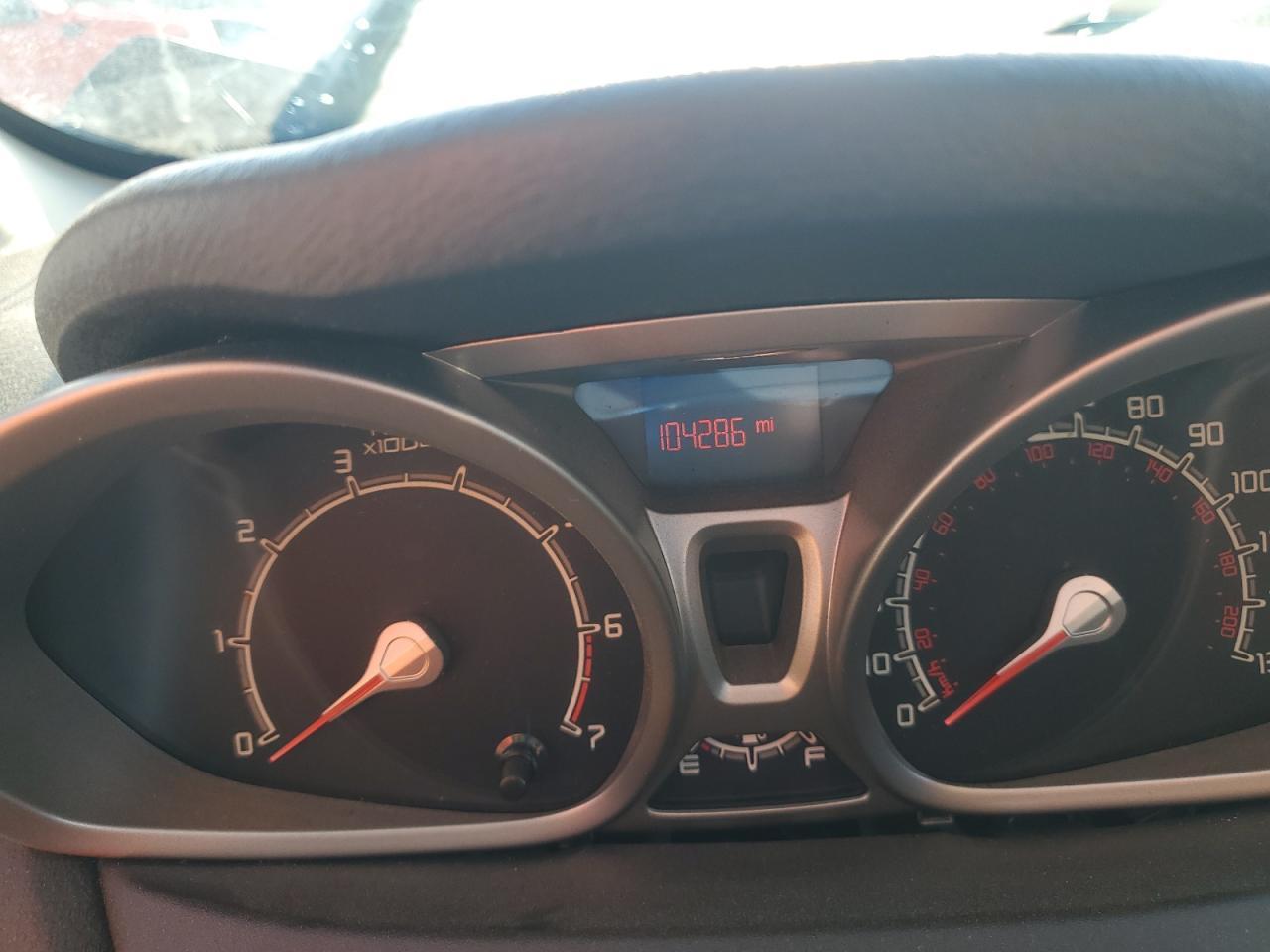 2013 FORD Fiesta