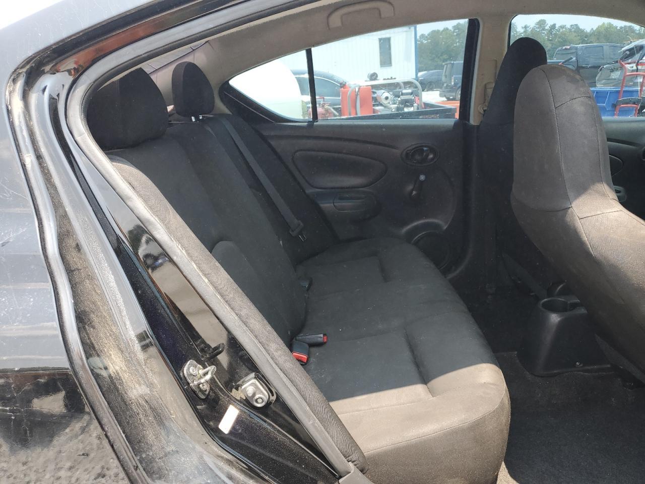 2017 NISSAN VERSA