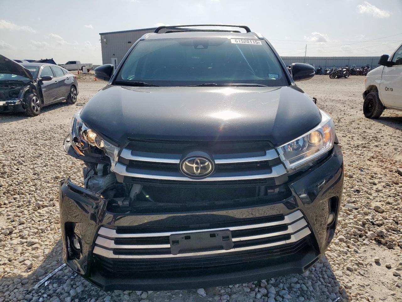 2017 TOYOTA HIGHLANDER