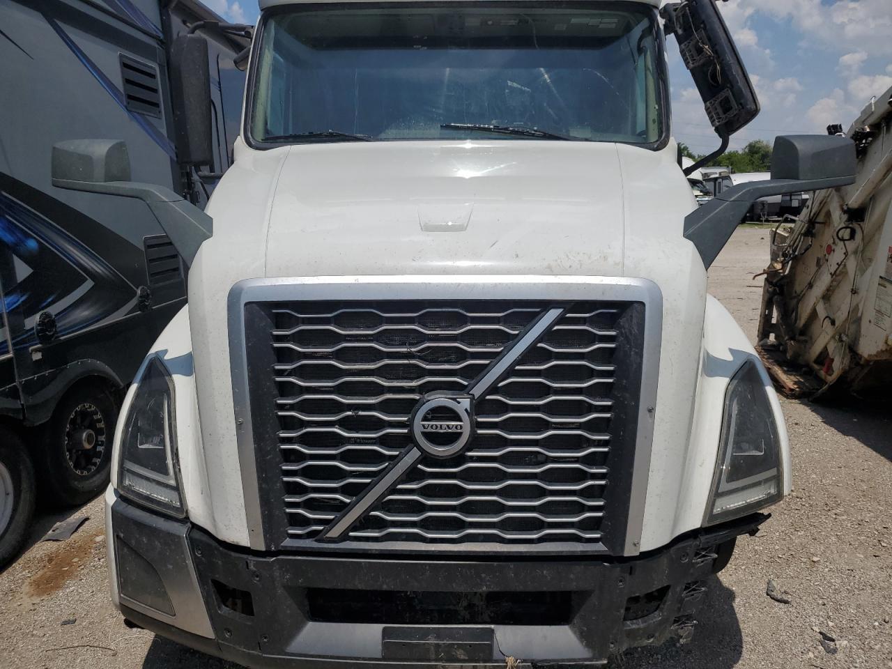 2020 VOLVO Vn