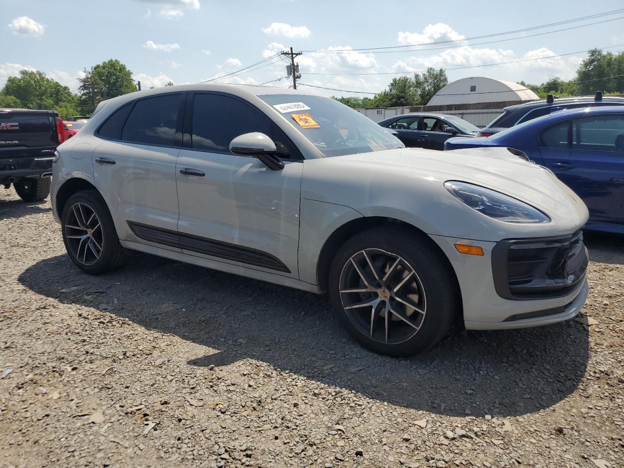 2024 PORSCHE Macan