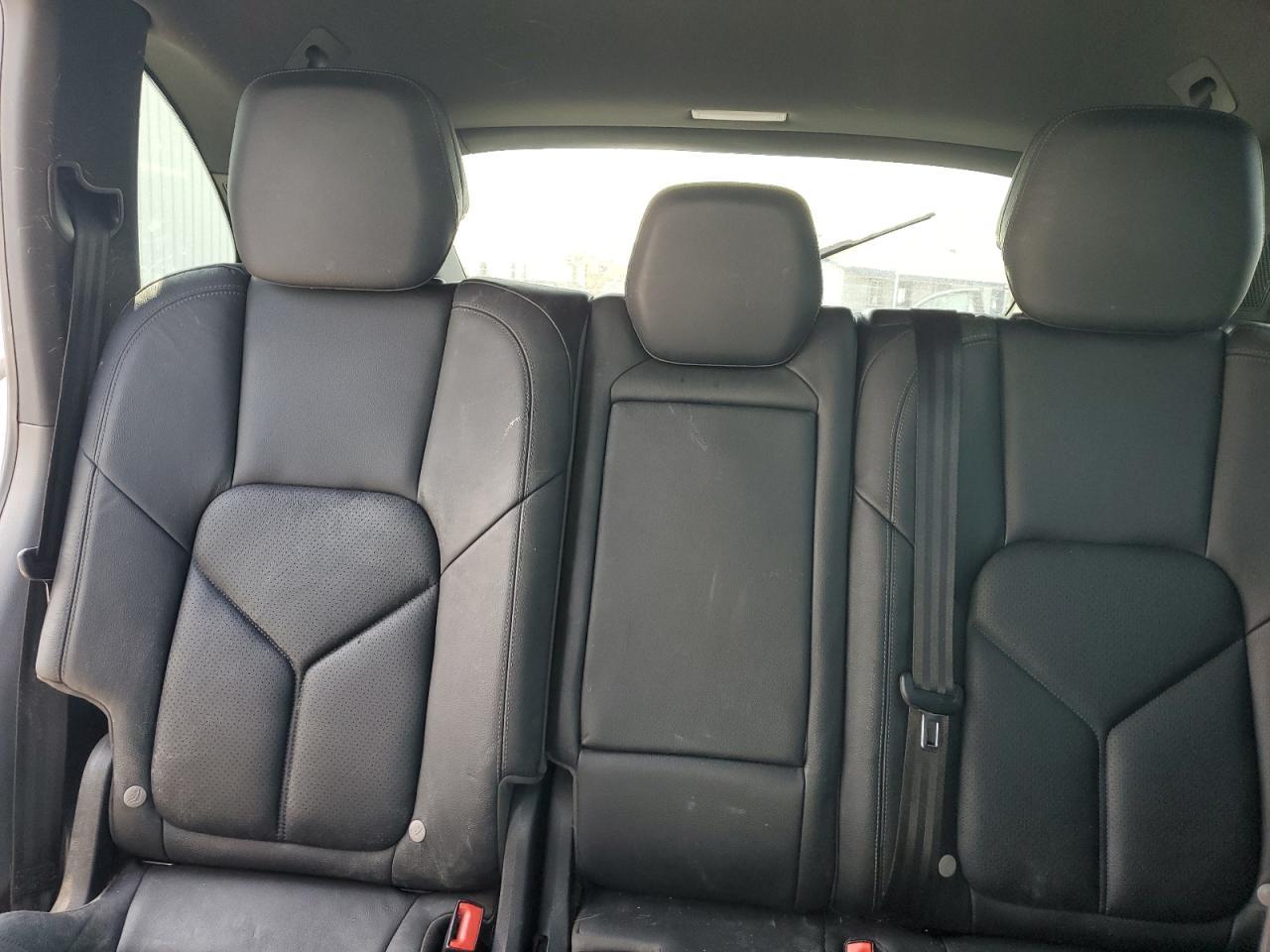 2014 PORSCHE CAYENNE