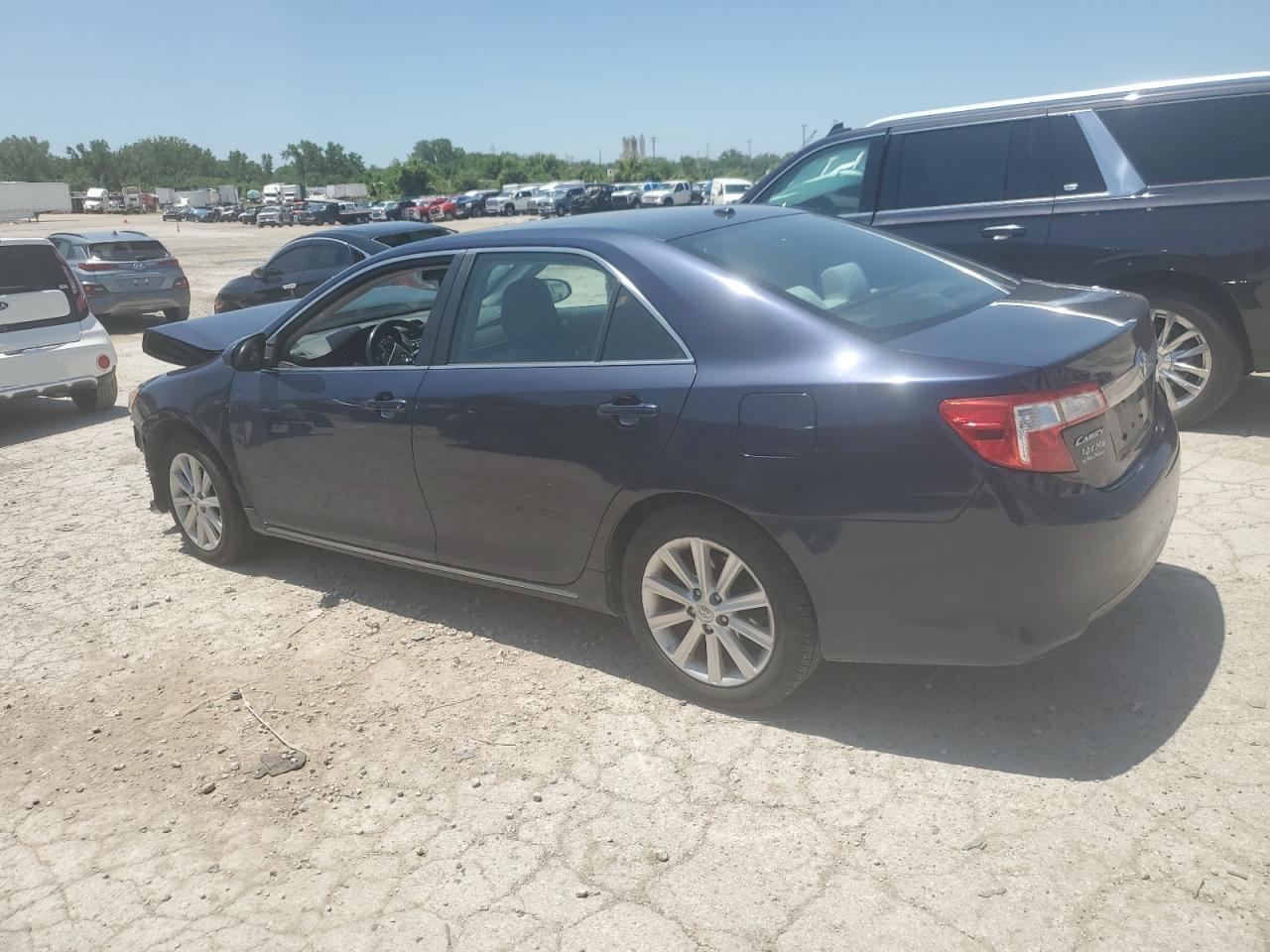 2014 TOYOTA CAMRY