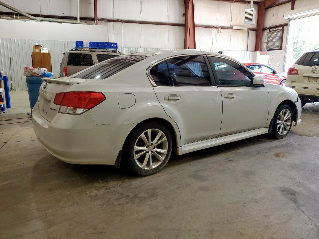 2014 SUBARU Legacy