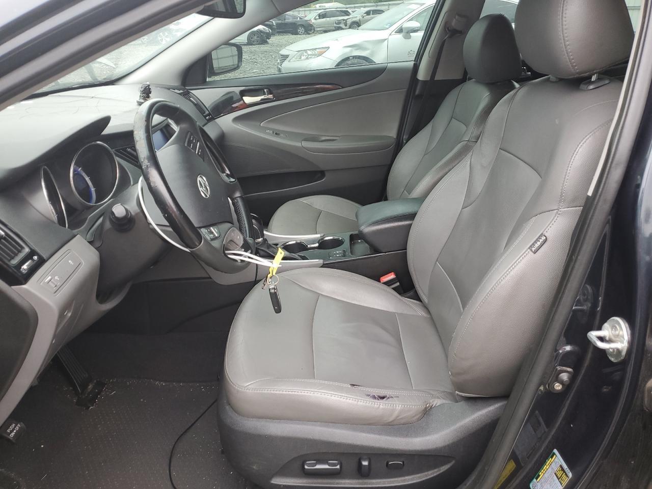 2011 HYUNDAI SONATA