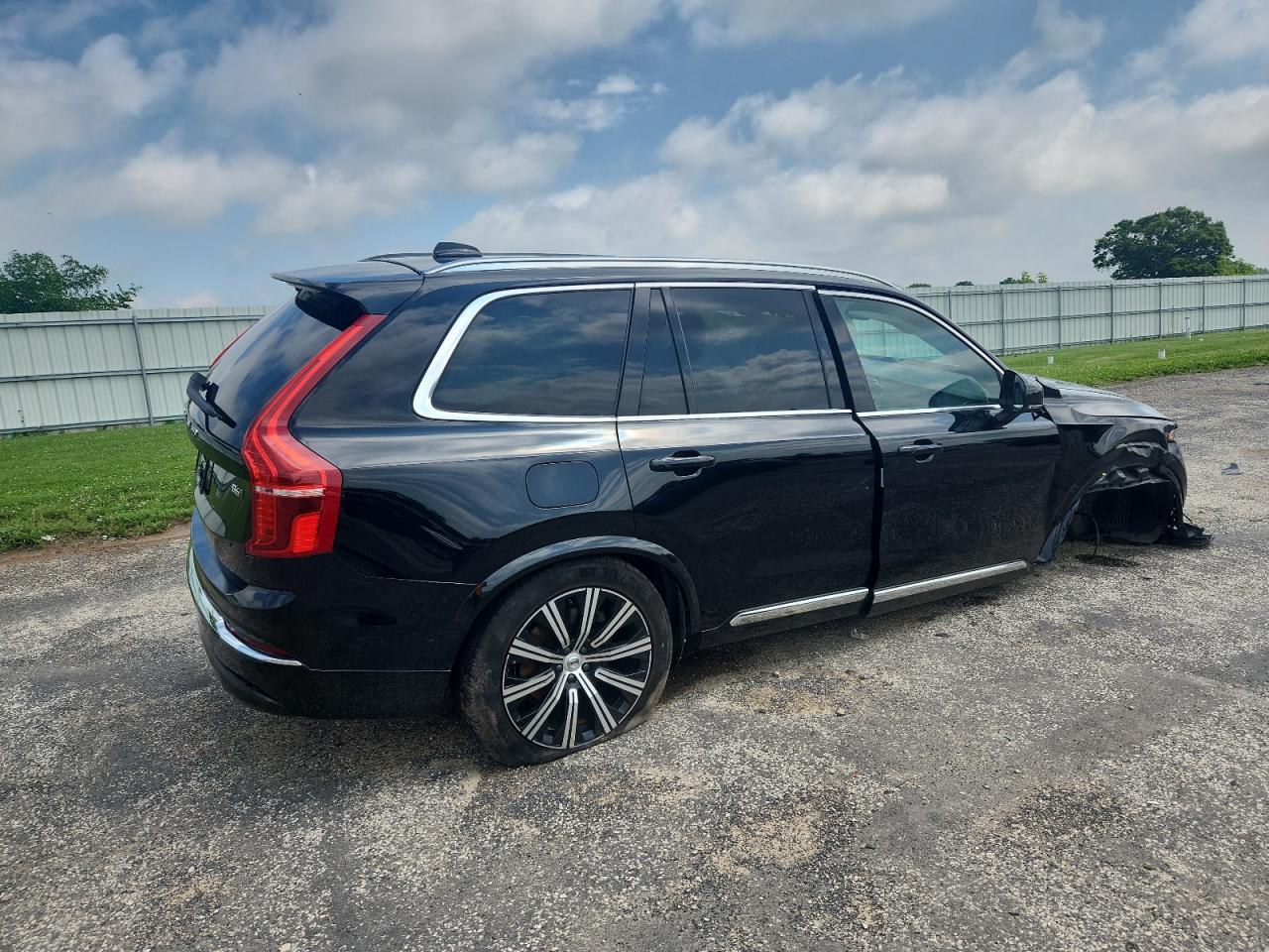 2023 VOLVO XC90
