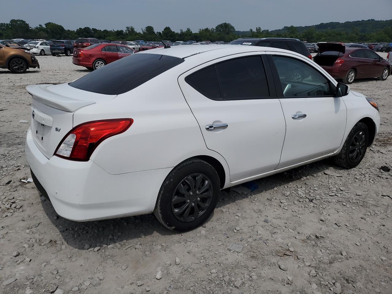 2018 NISSAN VERSA