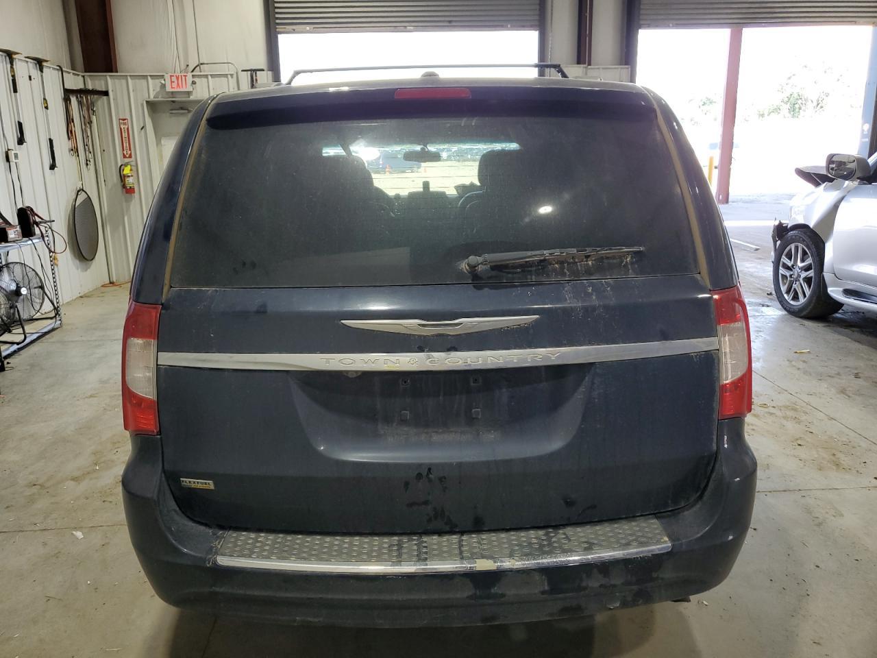 2014 CHRYSLER Town & Country