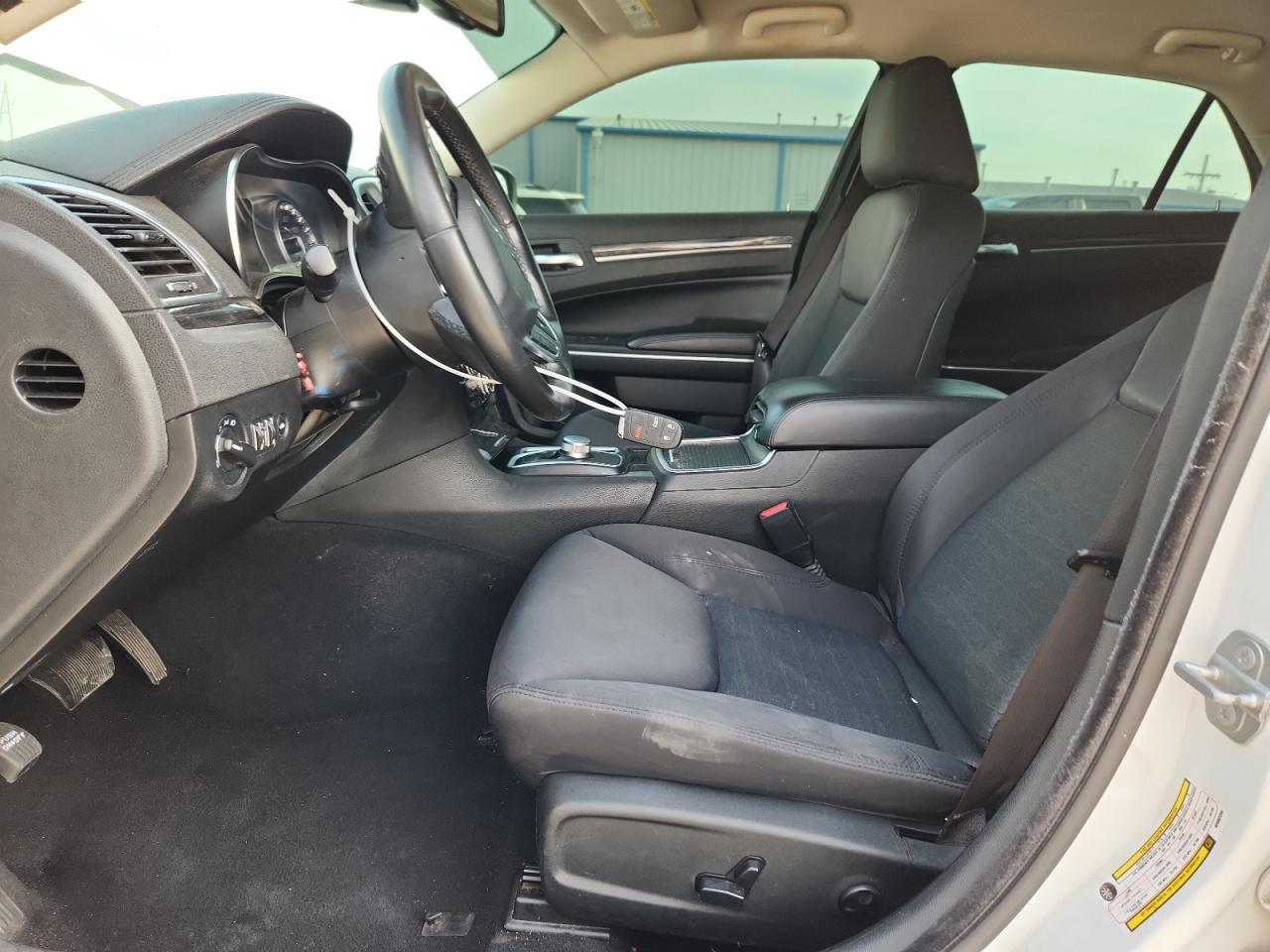 2019 CHRYSLER 300