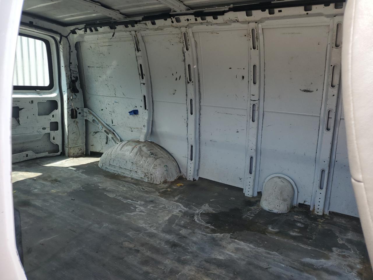 2010 CHEVROLET EXPRESS 2500