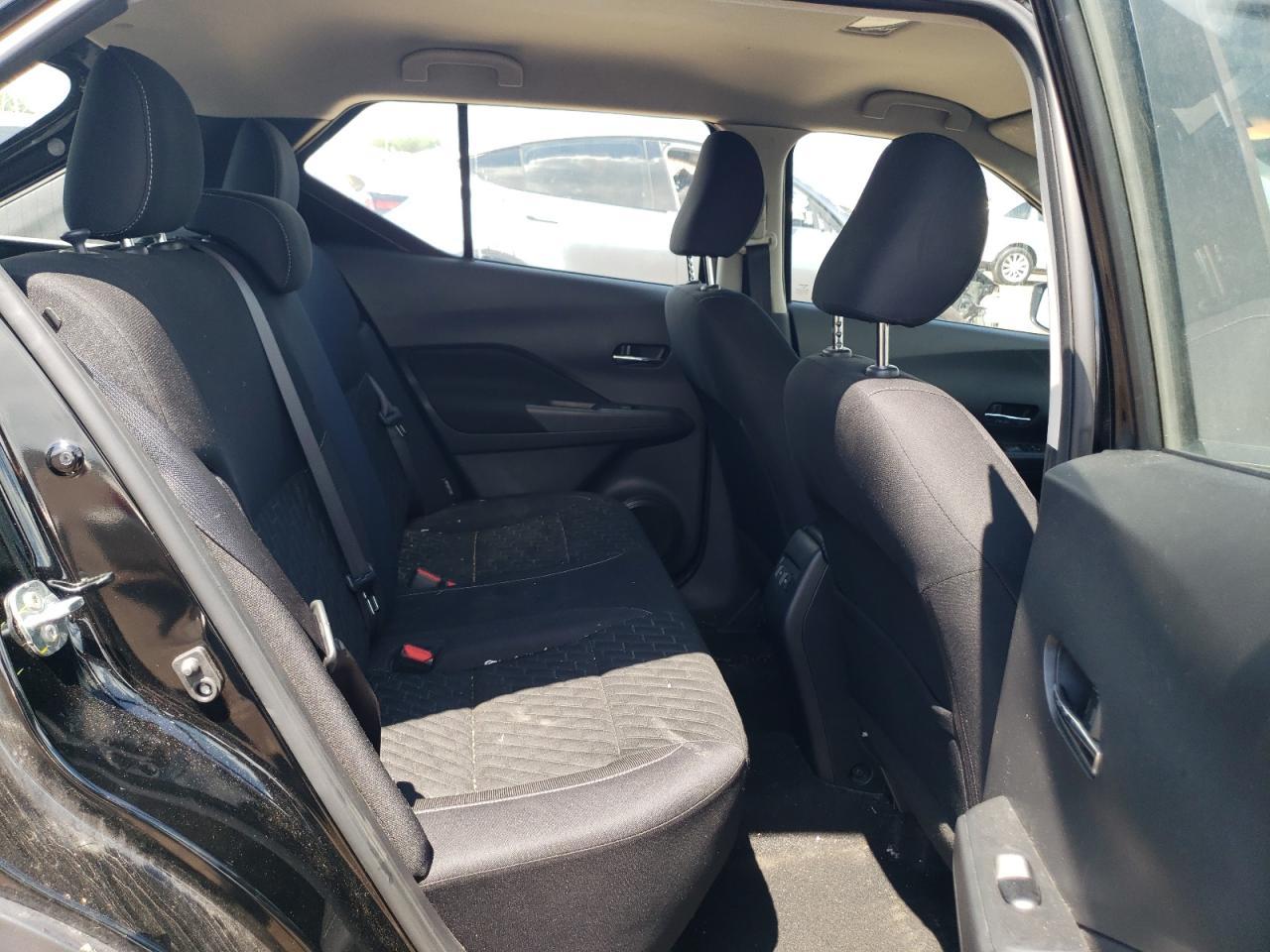 2022 NISSAN KICKS