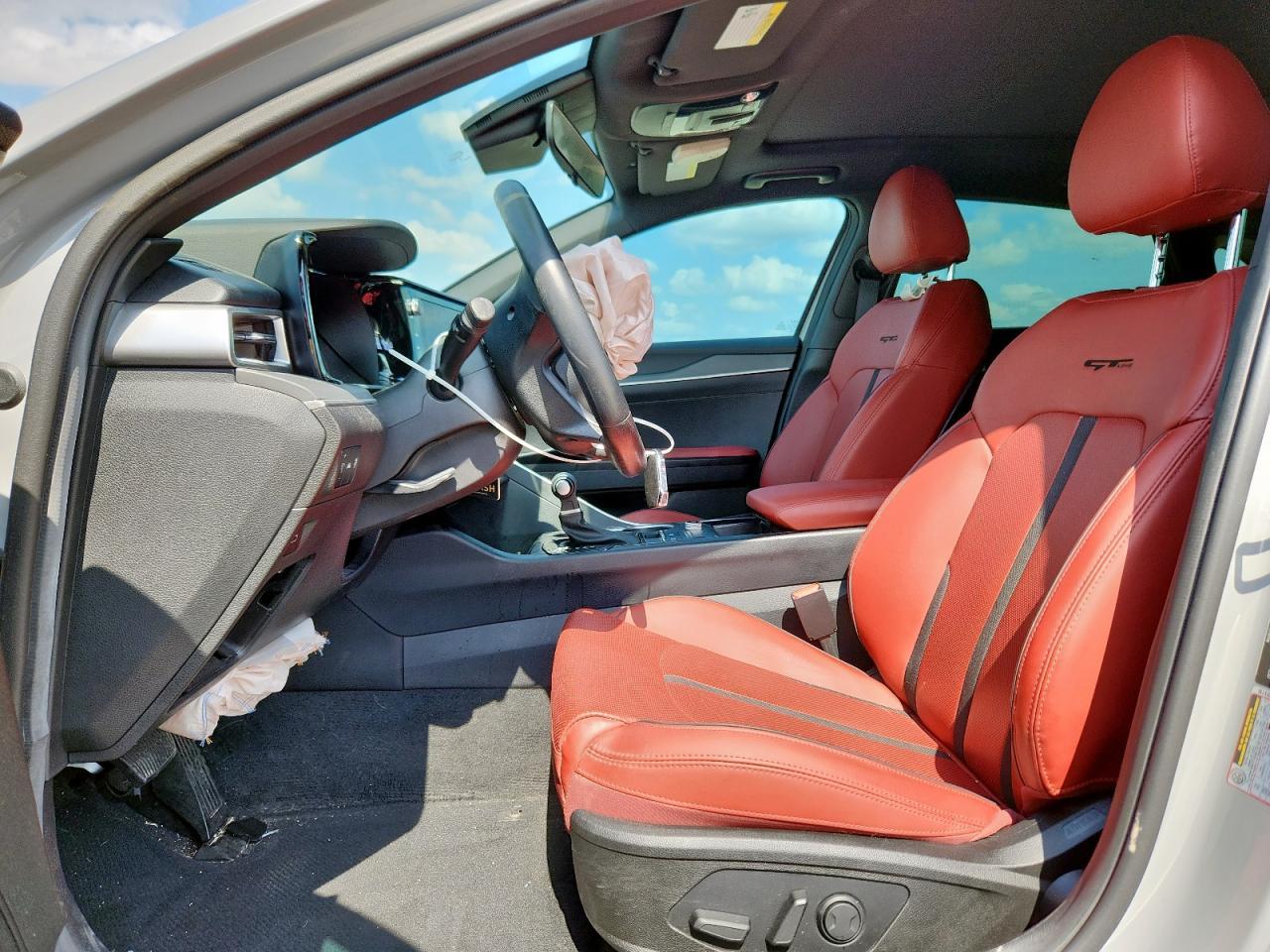 2022 KIA K5