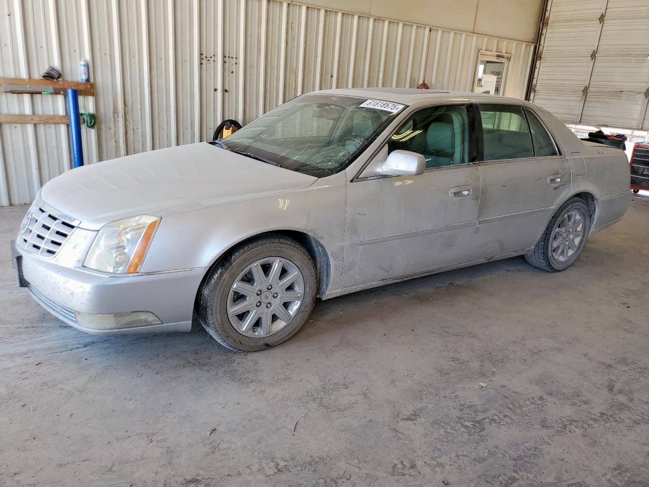 2011 CADILLAC DTS