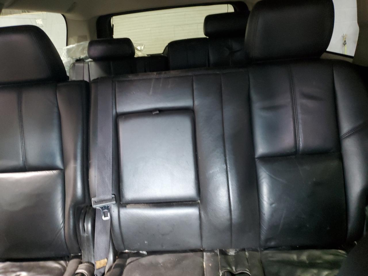 2011 CHEVROLET Suburban
