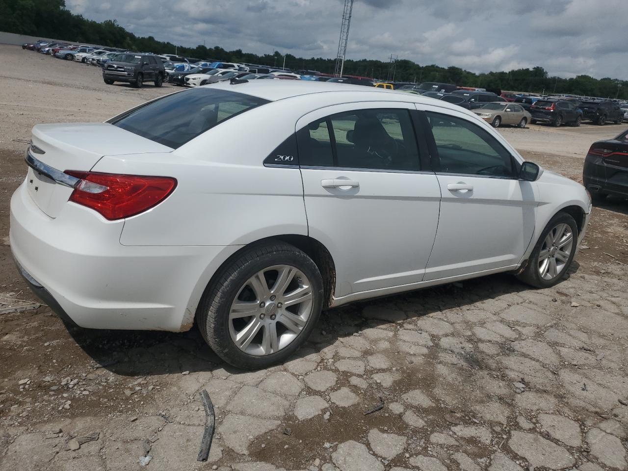 2013 CHRYSLER 200