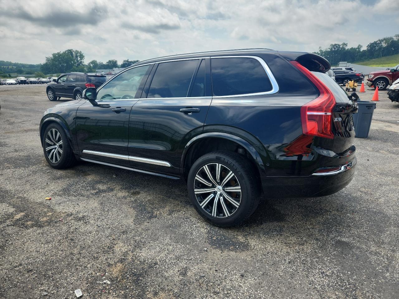 2023 VOLVO XC90