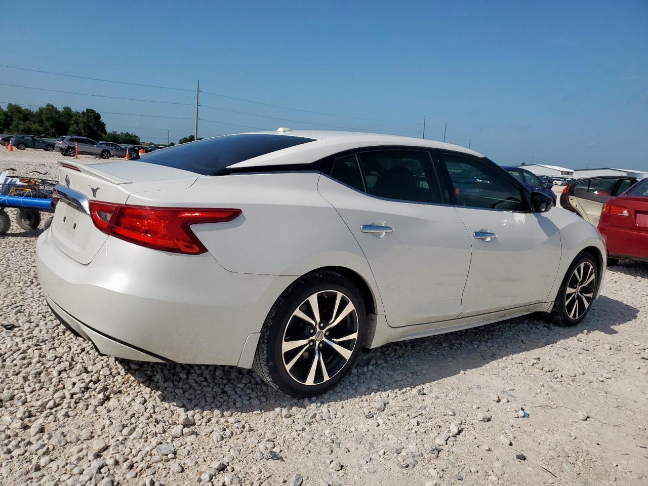 2016 NISSAN Maxima