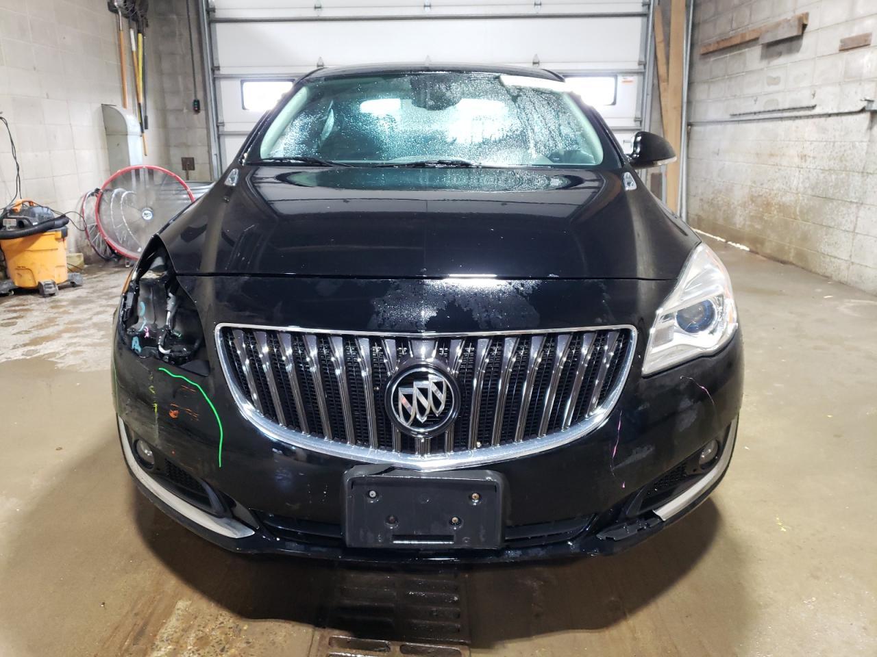 2017 BUICK Regal