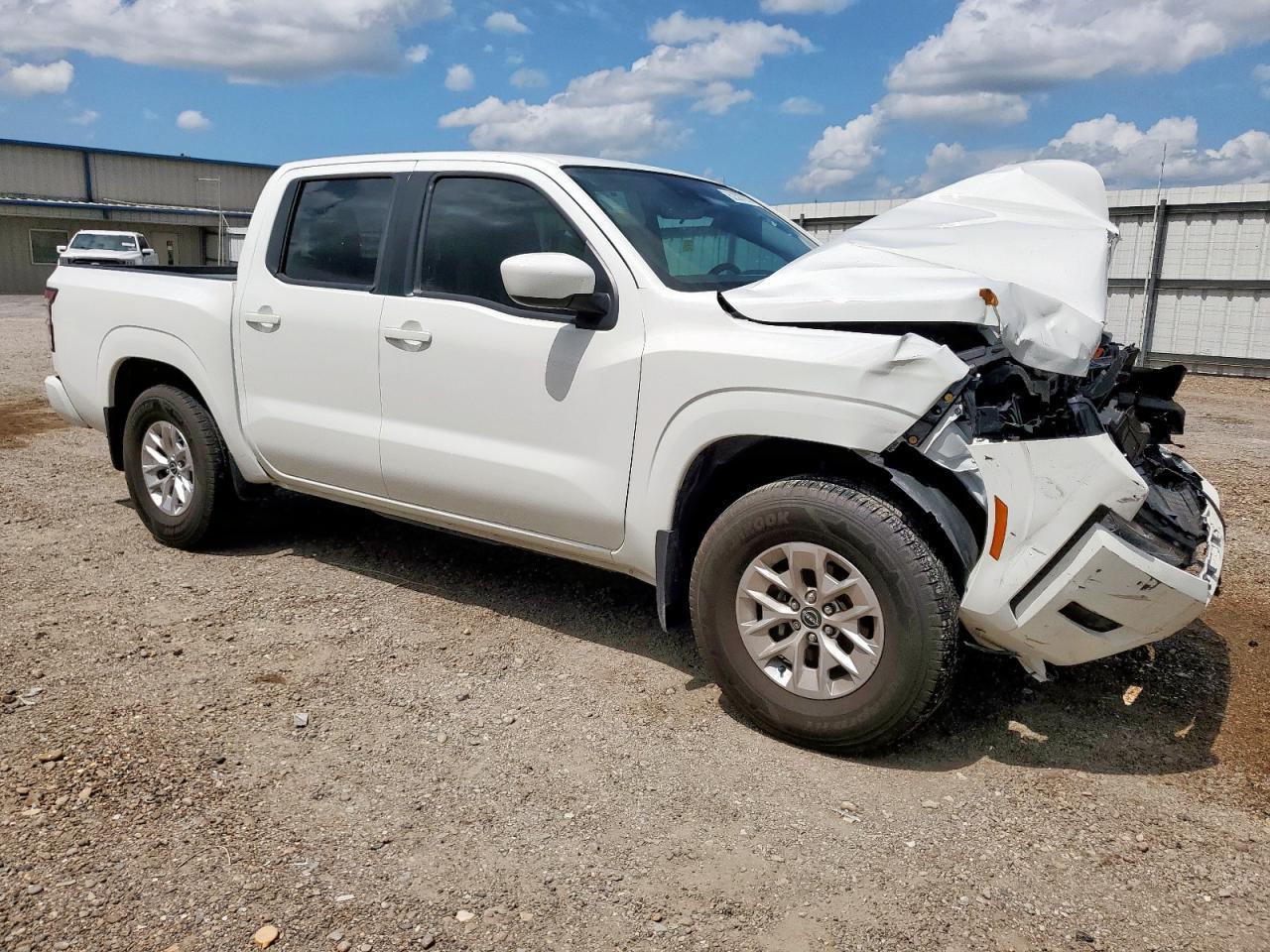 2024 NISSAN Frontier