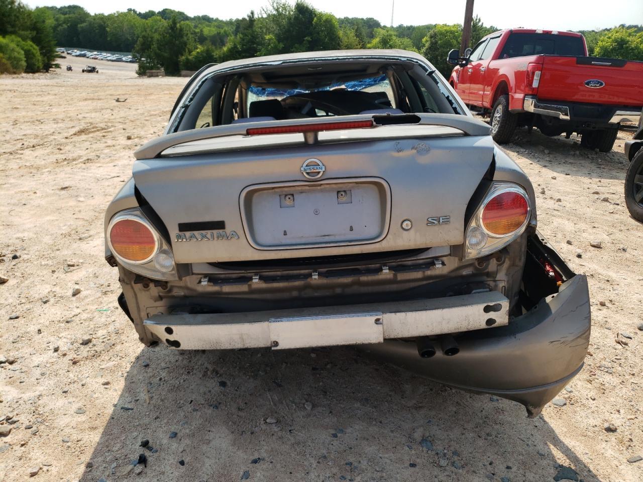 2002 NISSAN Maxima