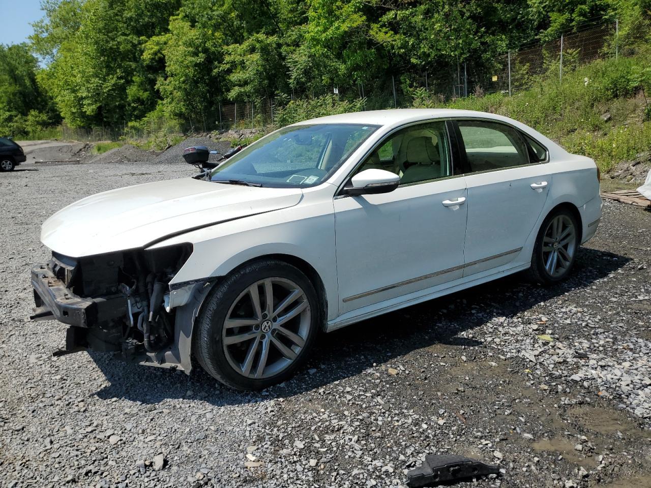 2016 VOLKSWAGEN Passat