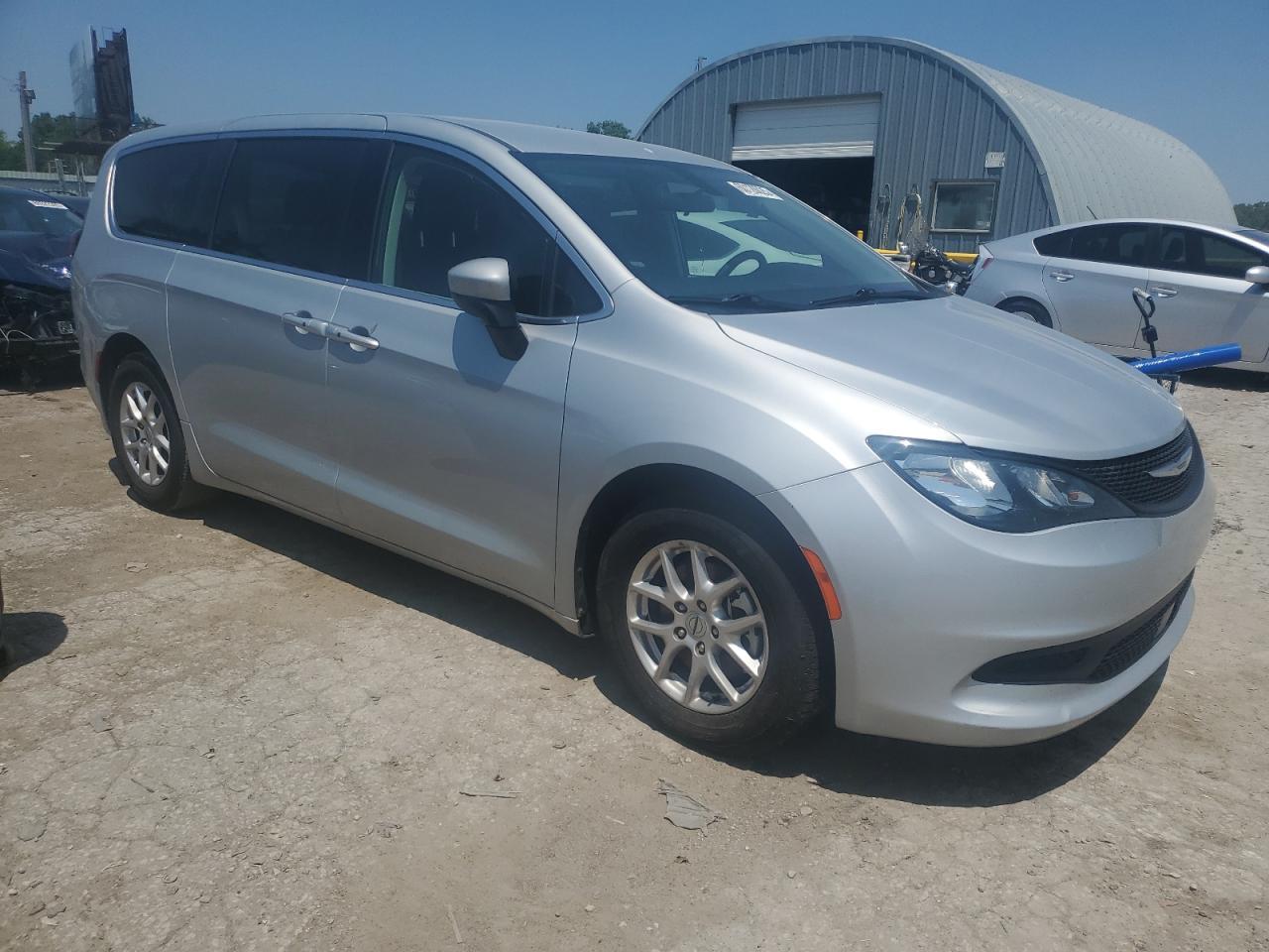 2022 CHRYSLER Voyager