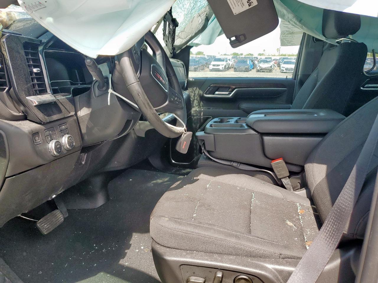 2025 GMC Sierra