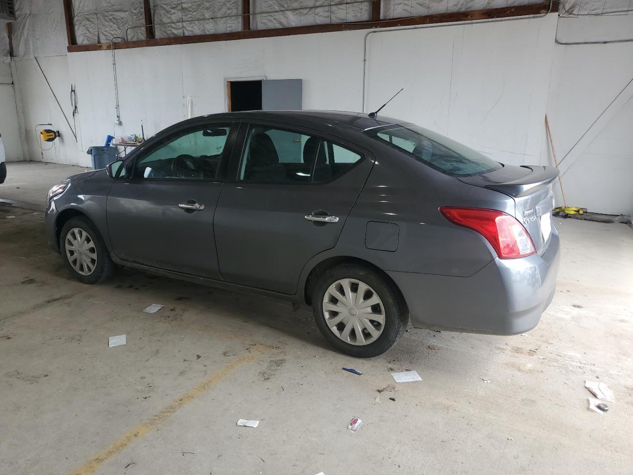 2017 NISSAN VERSA