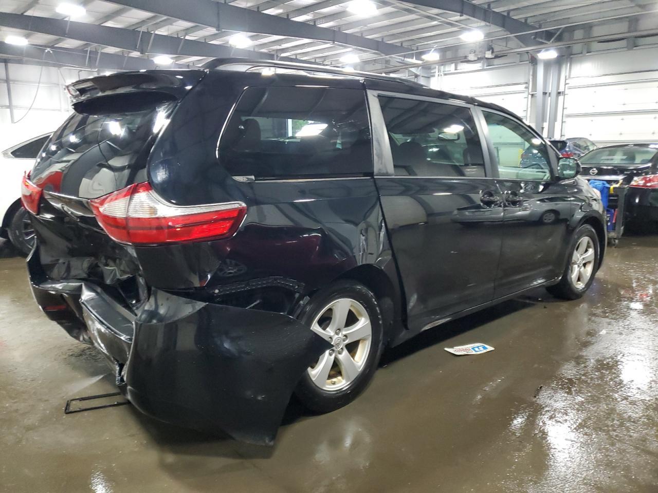 2016 TOYOTA SIENNA