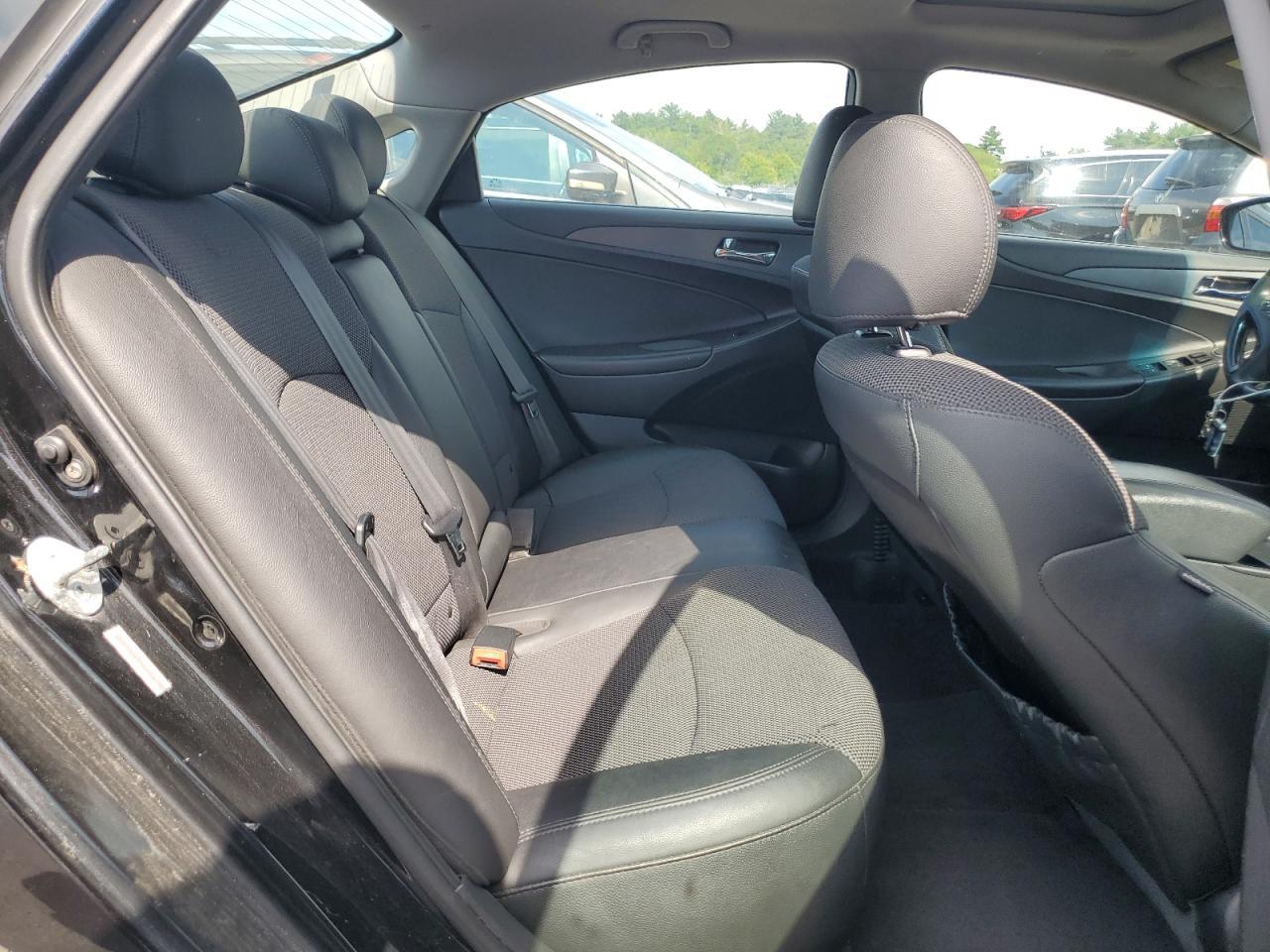 2011 HYUNDAI SONATA
