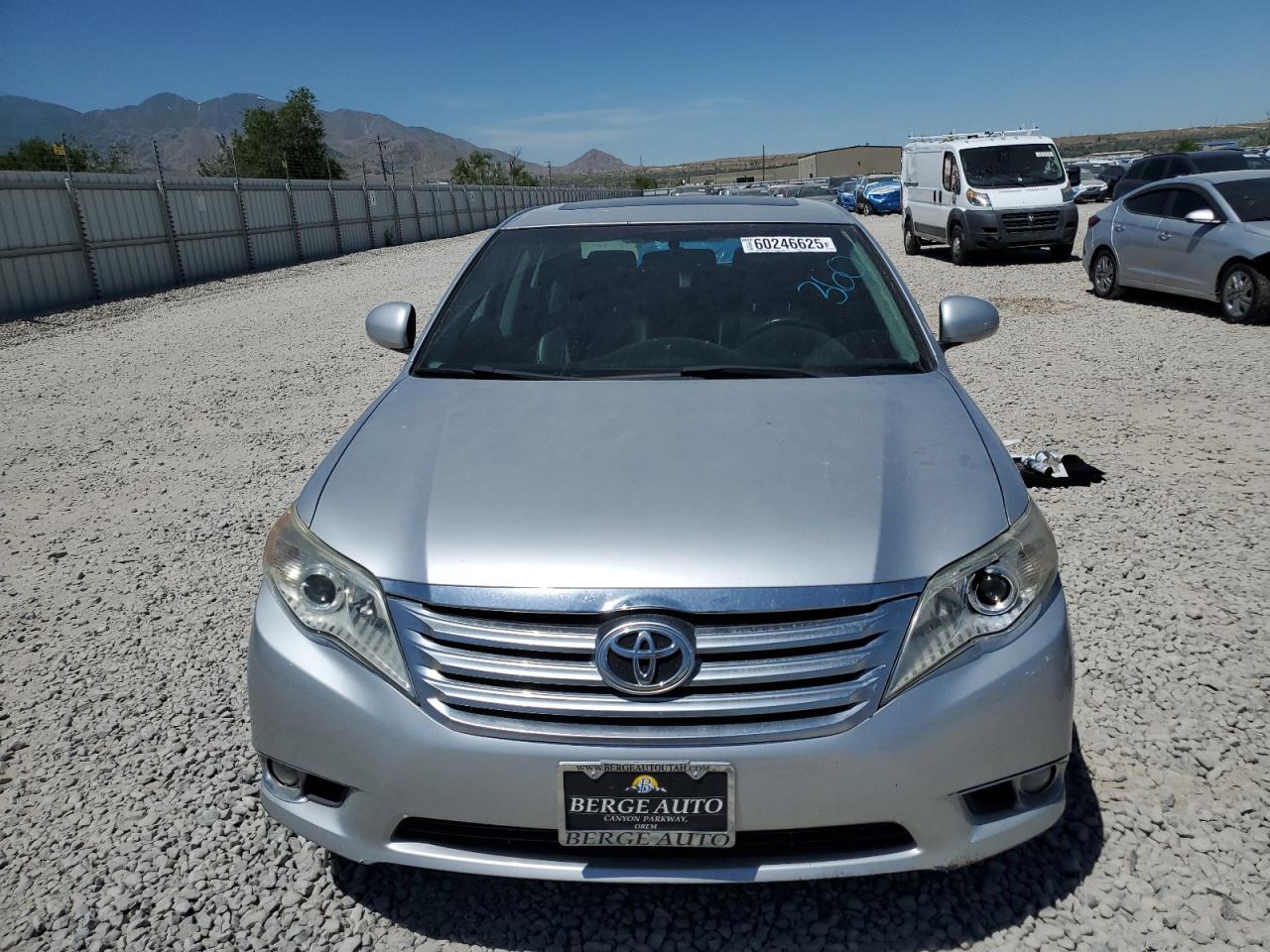 2012 TOYOTA Avalon