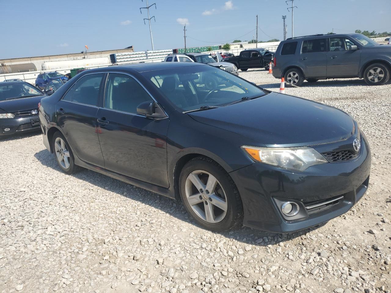2014 TOYOTA CAMRY