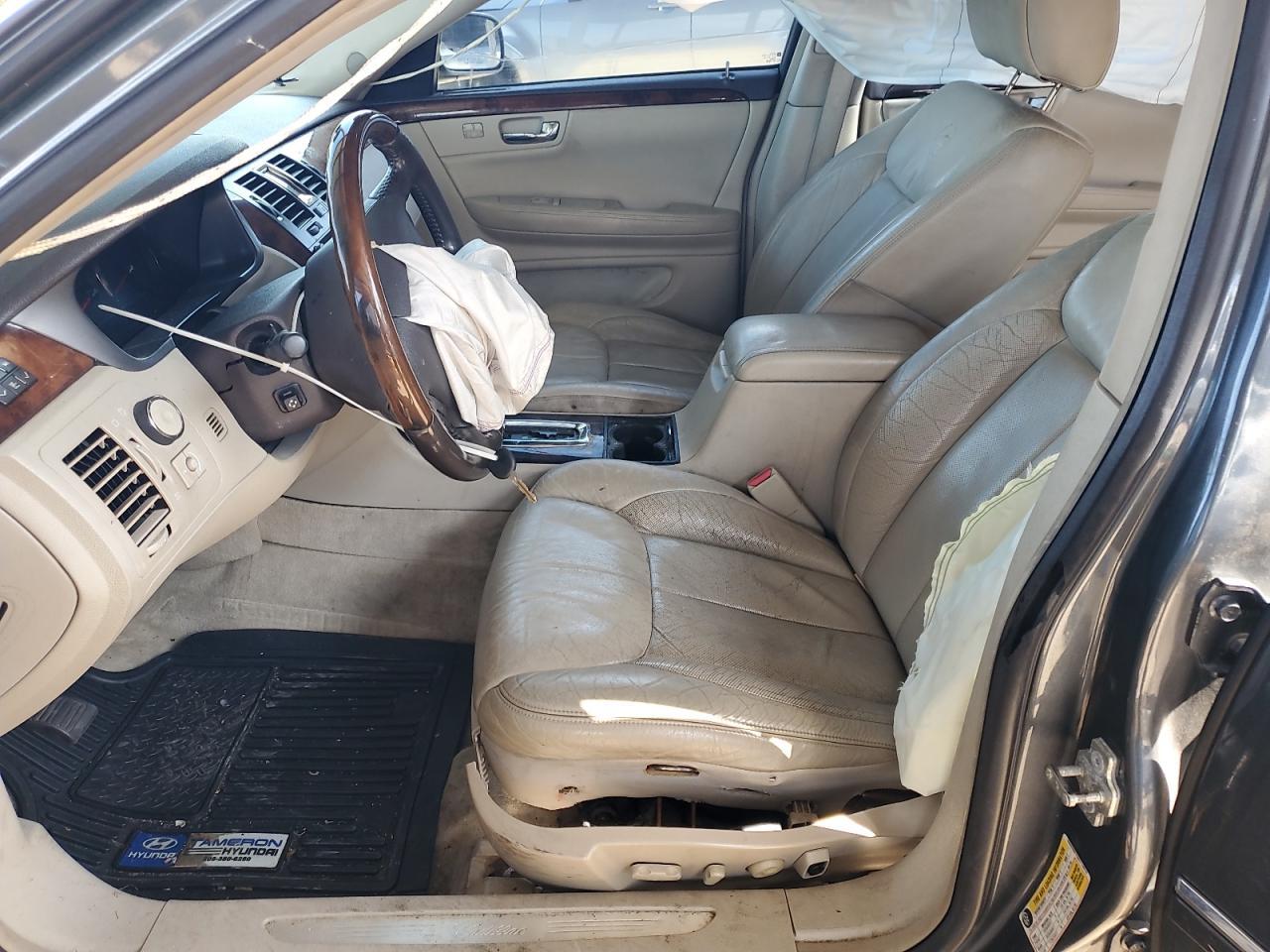 2010 CADILLAC DTS
