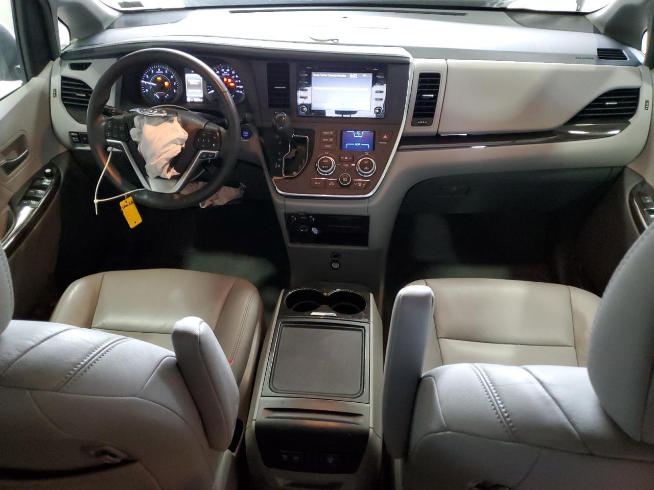 2018 TOYOTA SIENNA