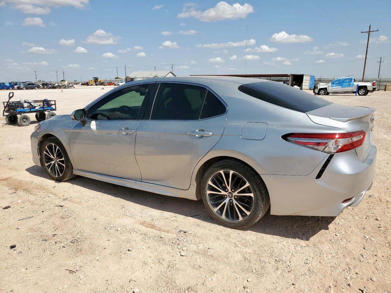 2018 TOYOTA CAMRY