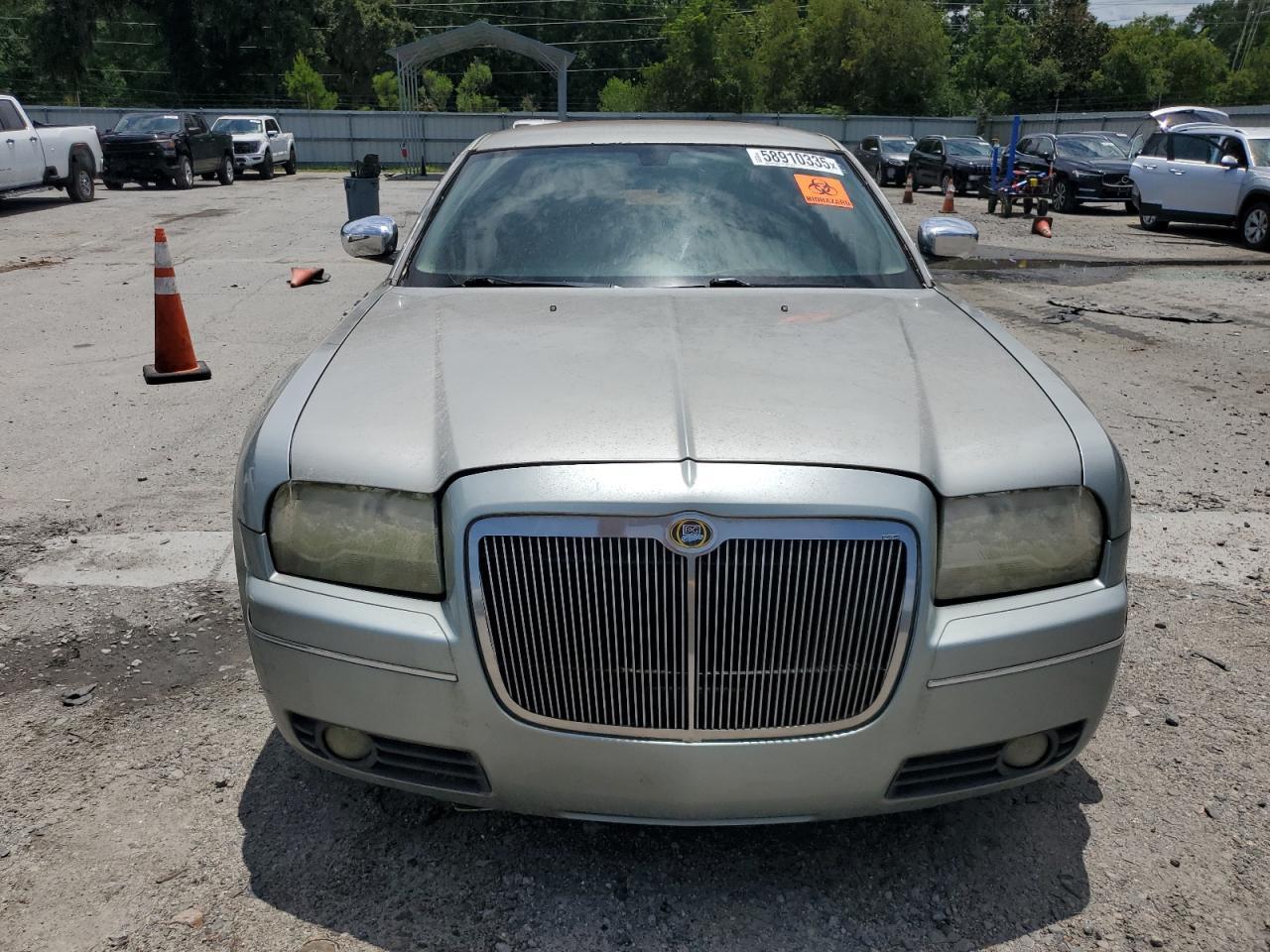 2005 CHRYSLER 300