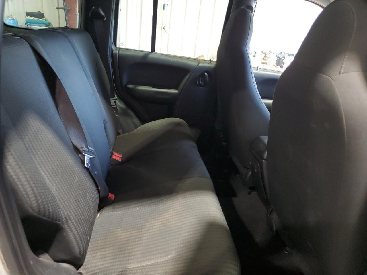2004 JEEP Liberty