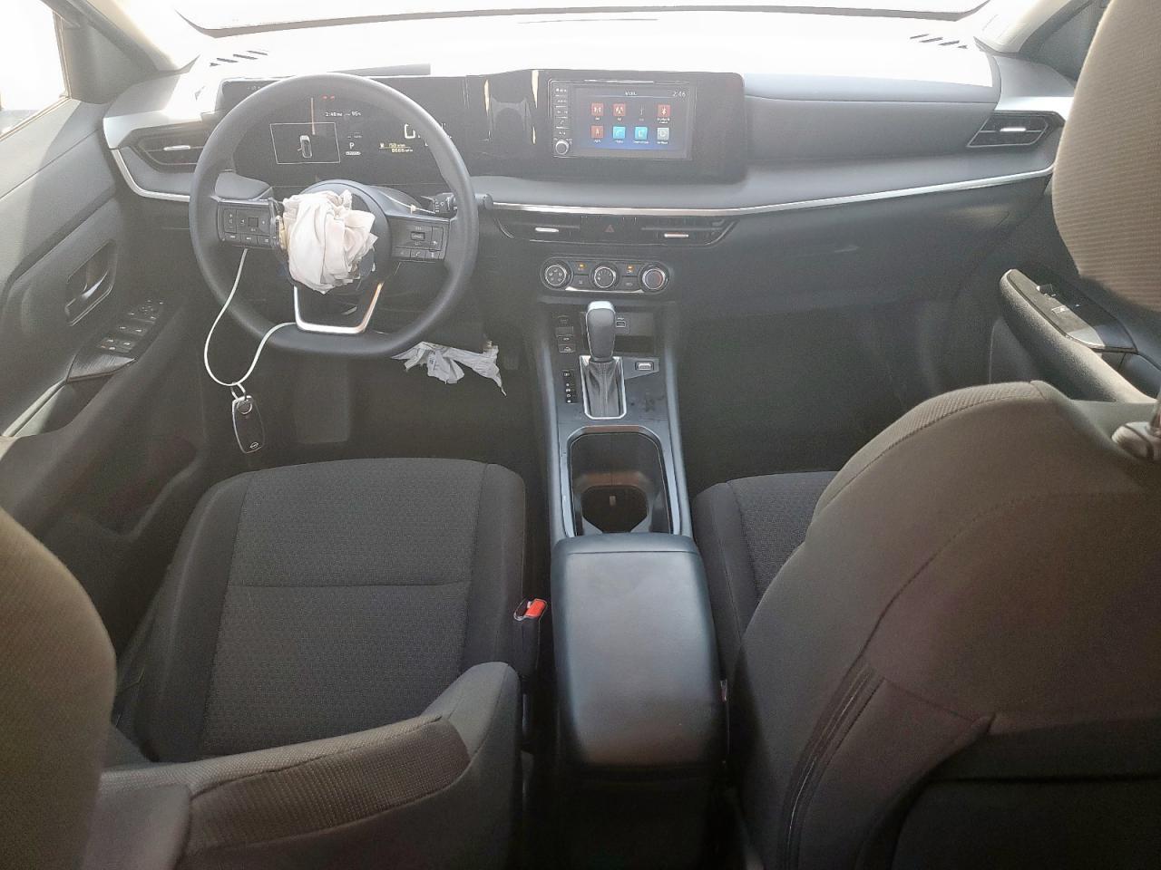 2025 NISSAN KICKS
